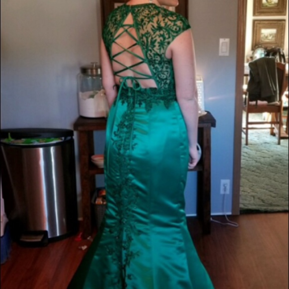 Prom dress - Picture 2 of 2